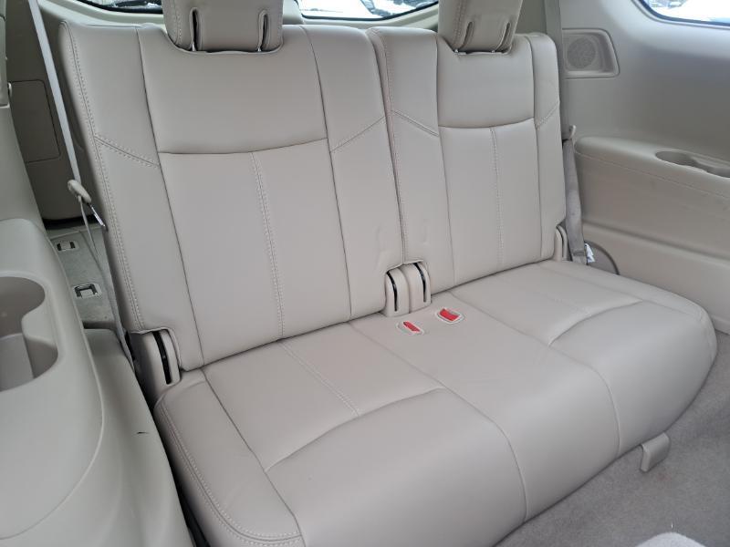 Nissan Pathfinder SV 4WD 2015