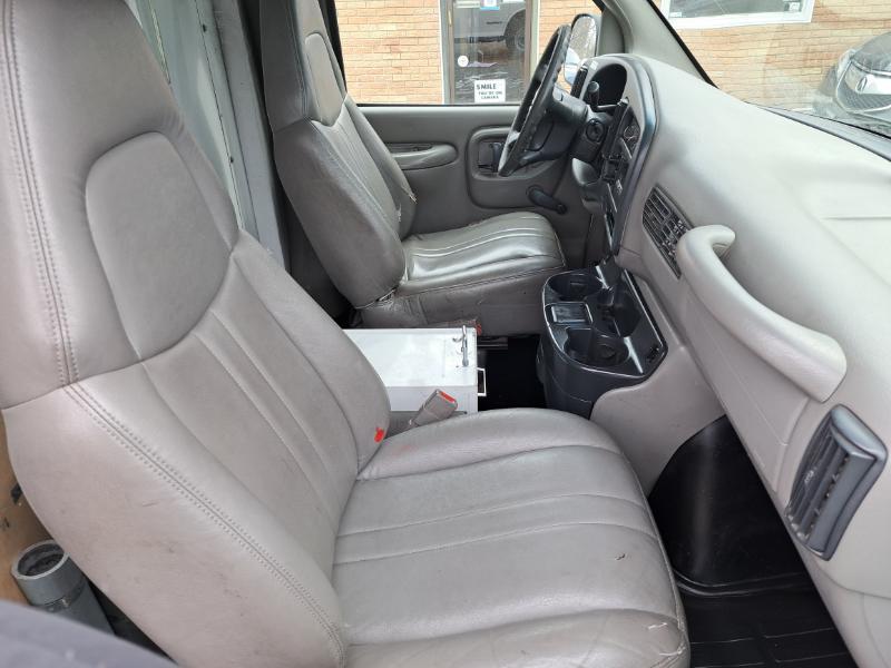 Chevrolet Express 3500 Extended Cargo 2000