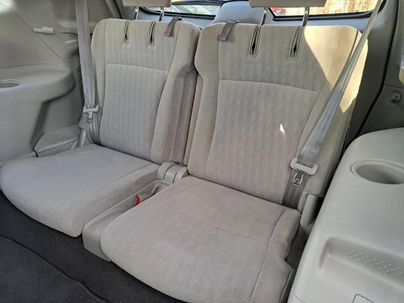 Toyota Highlander Base 4WD 2012