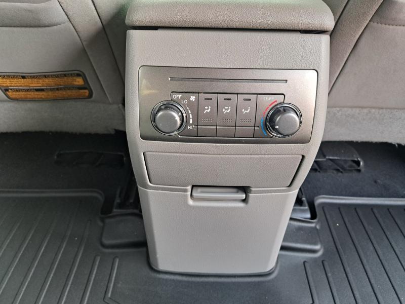 Toyota Highlander Base 4WD 2012