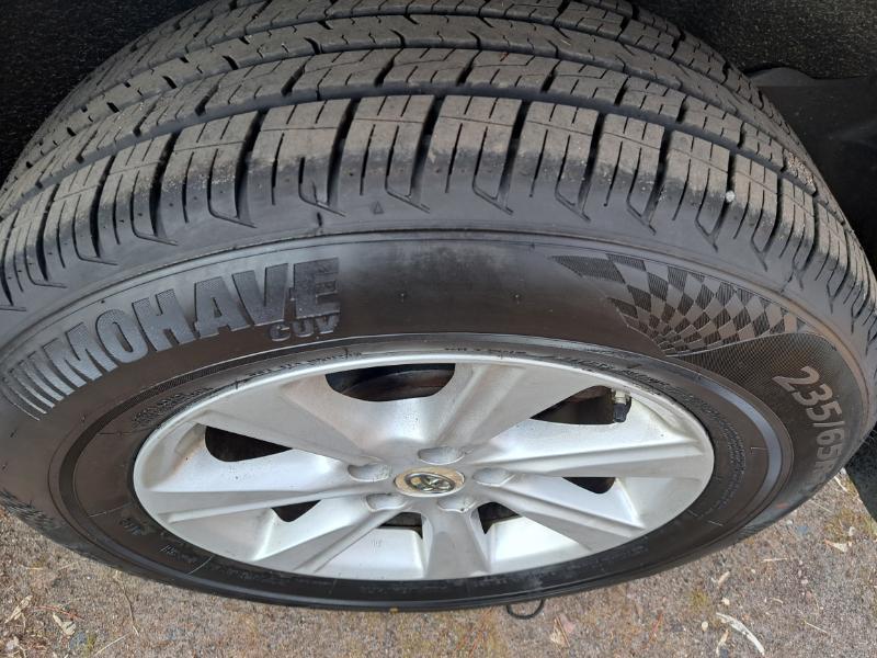 Toyota Highlander Base 4WD 2012