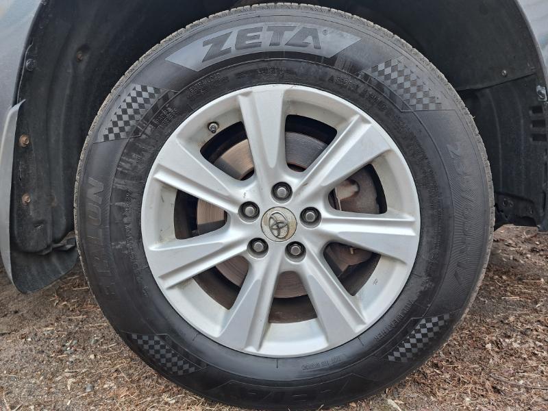 Toyota Highlander Base 4WD 2012