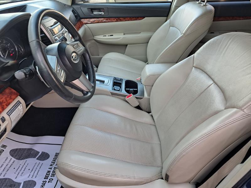 Subaru Outback 2.5i Limited 2011