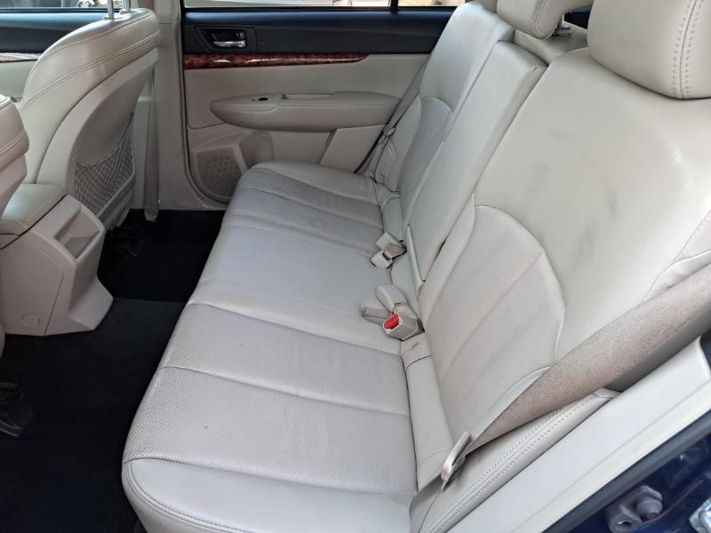 Subaru Outback 2.5i Limited 2011