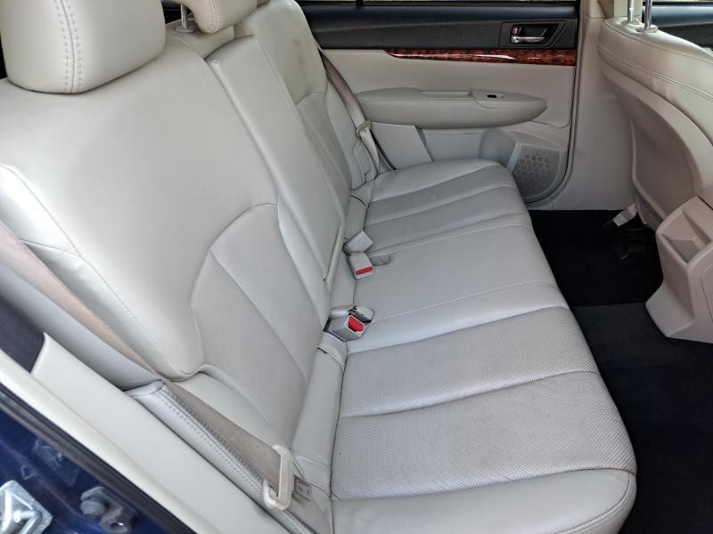 Subaru Outback 2.5i Limited 2011