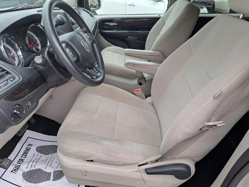 Dodge Grand Caravan SE 2012