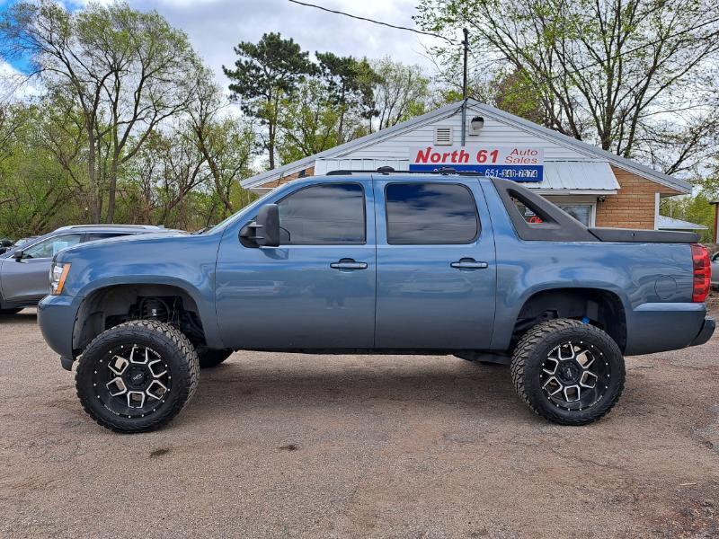 Chevrolet Avalanche LT 4WD 2011
