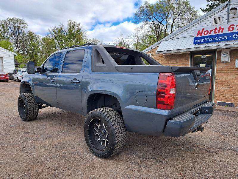 Chevrolet Avalanche LT 4WD 2011