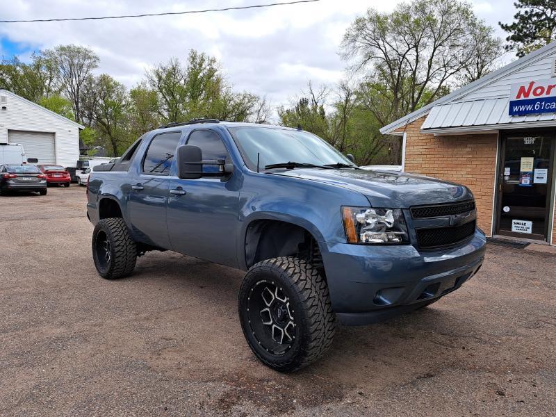 Chevrolet Avalanche LT 4WD 2011