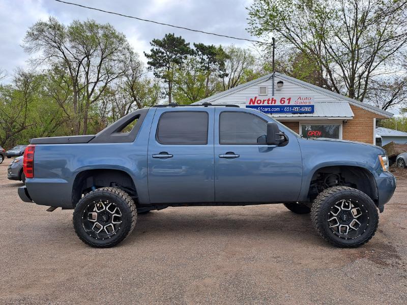 Chevrolet Avalanche LT 4WD 2011