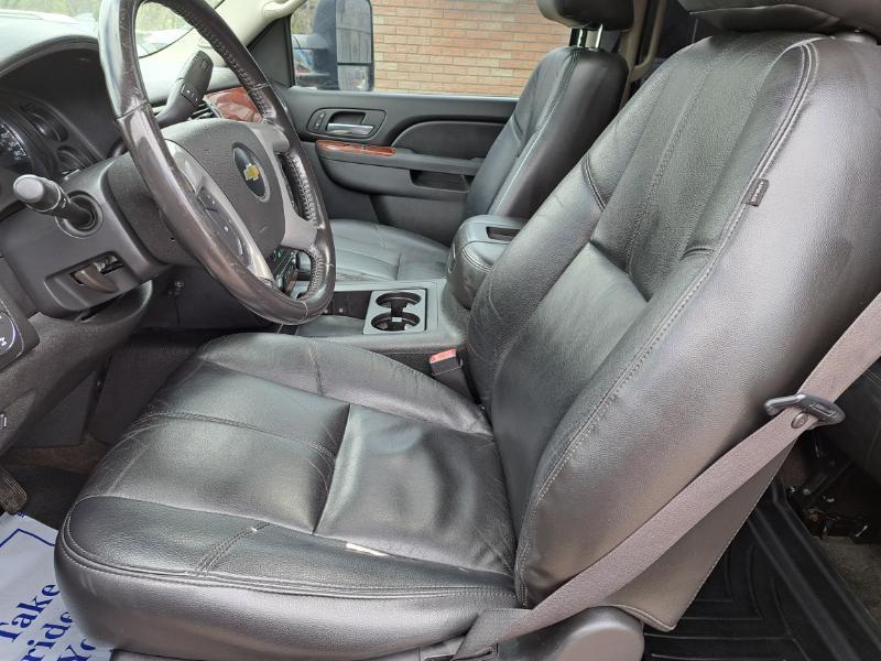 Chevrolet Avalanche LT 4WD 2011