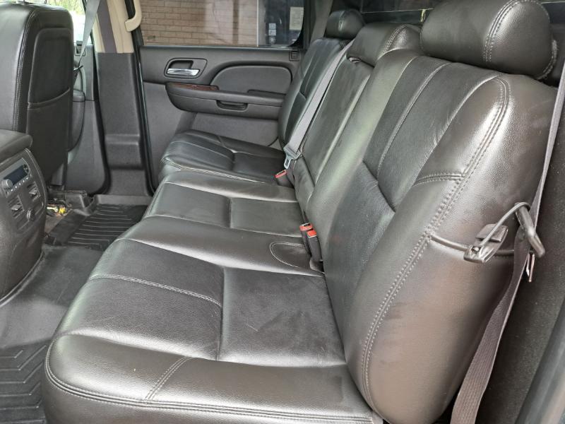 Chevrolet Avalanche LT 4WD 2011