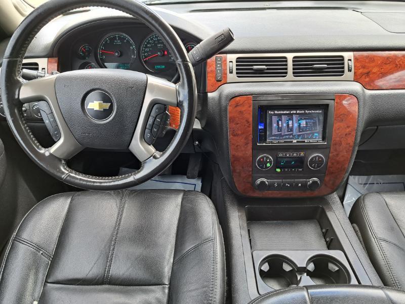 Chevrolet Avalanche LT 4WD 2011