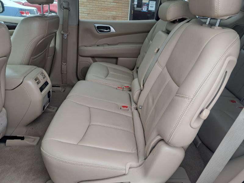 Nissan Pathfinder SV 4WD 2015
