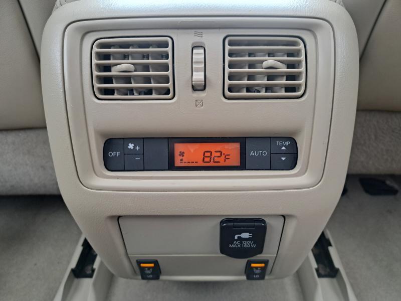 Nissan Pathfinder SV 4WD 2015