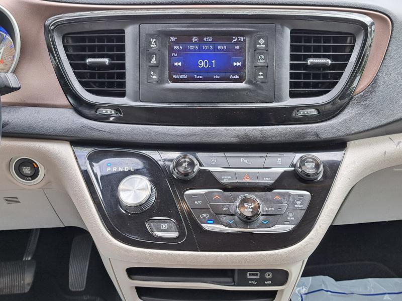 Chrysler Pacifica Touring-L 2017