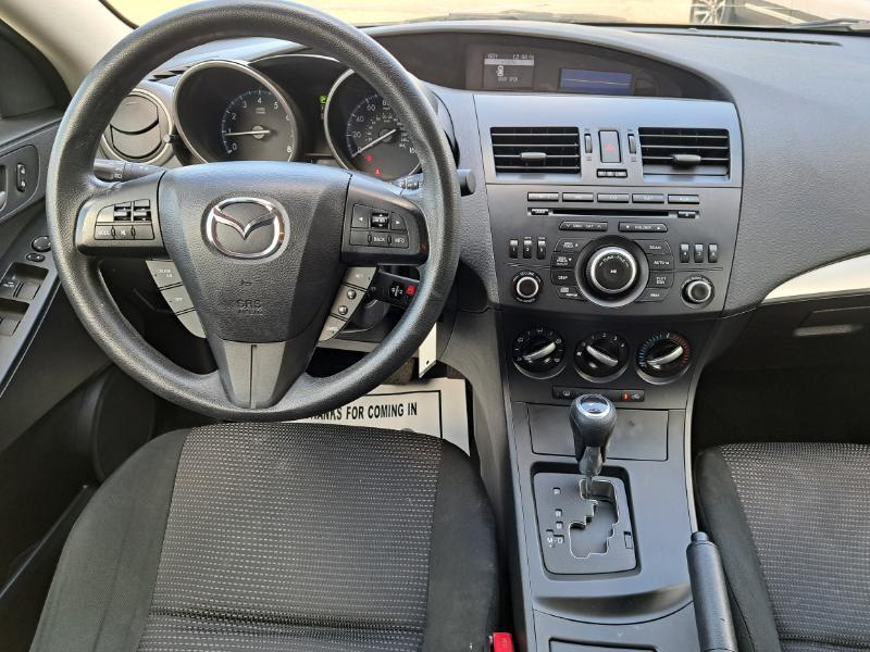Mazda MAZDA3 i Sport 4-Door 2013