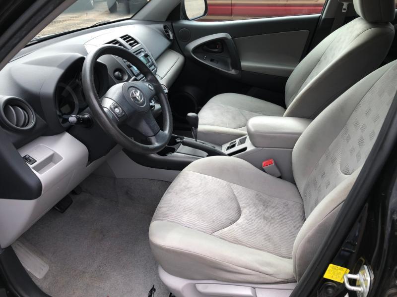 Toyota RAV4 Base I4 4WD 2012