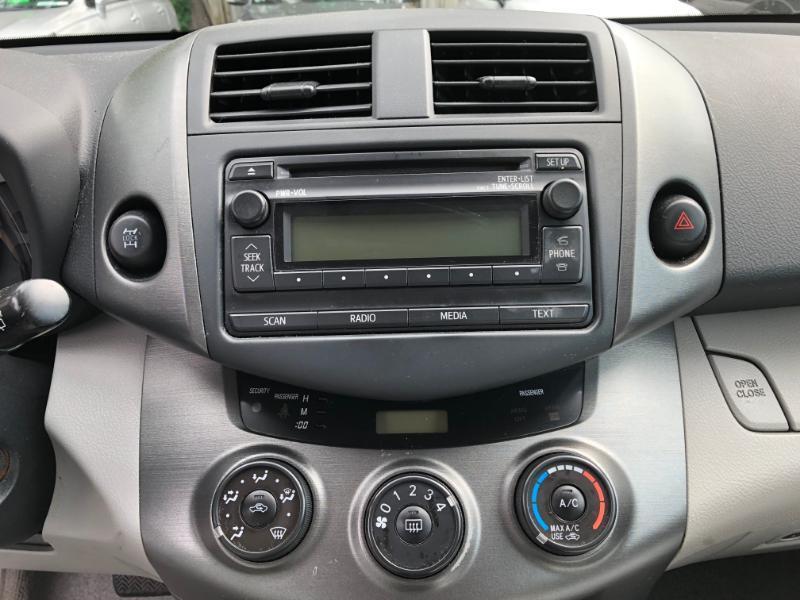 Toyota RAV4 Base I4 4WD 2012