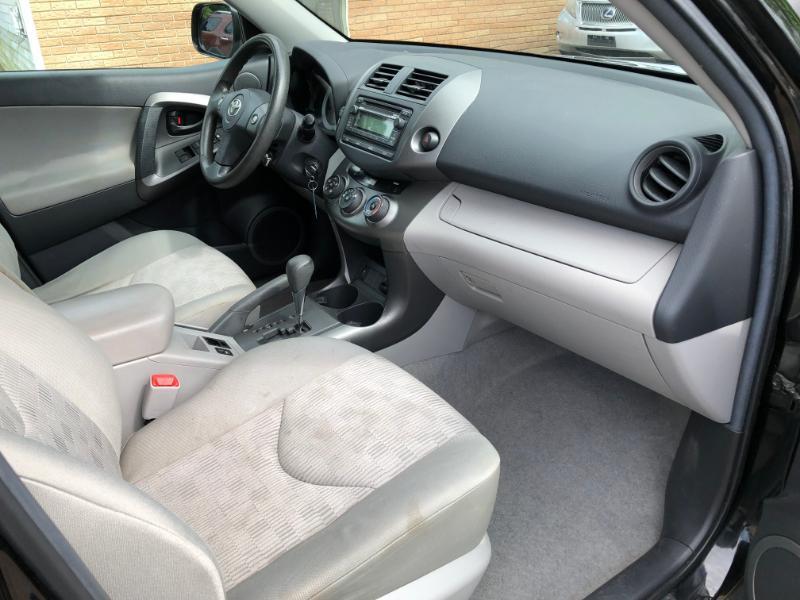 Toyota RAV4 Base I4 4WD 2012