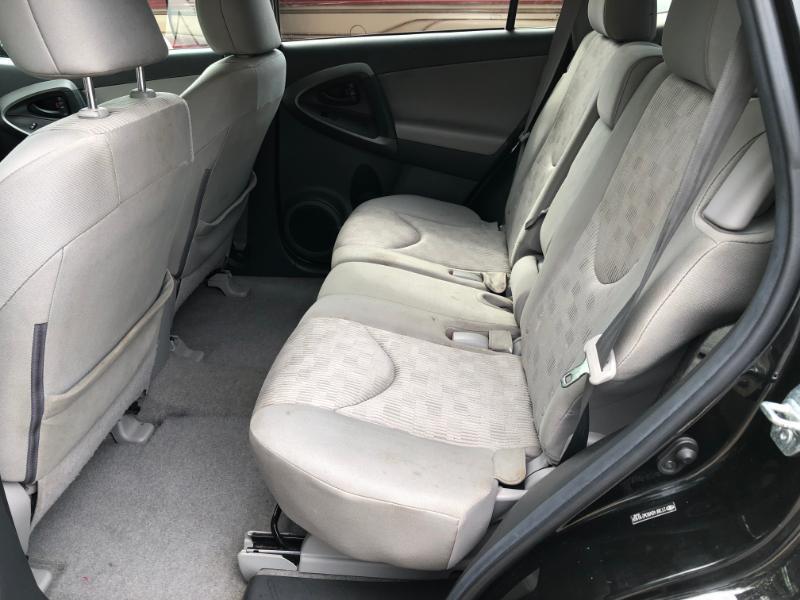 Toyota RAV4 Base I4 4WD 2012