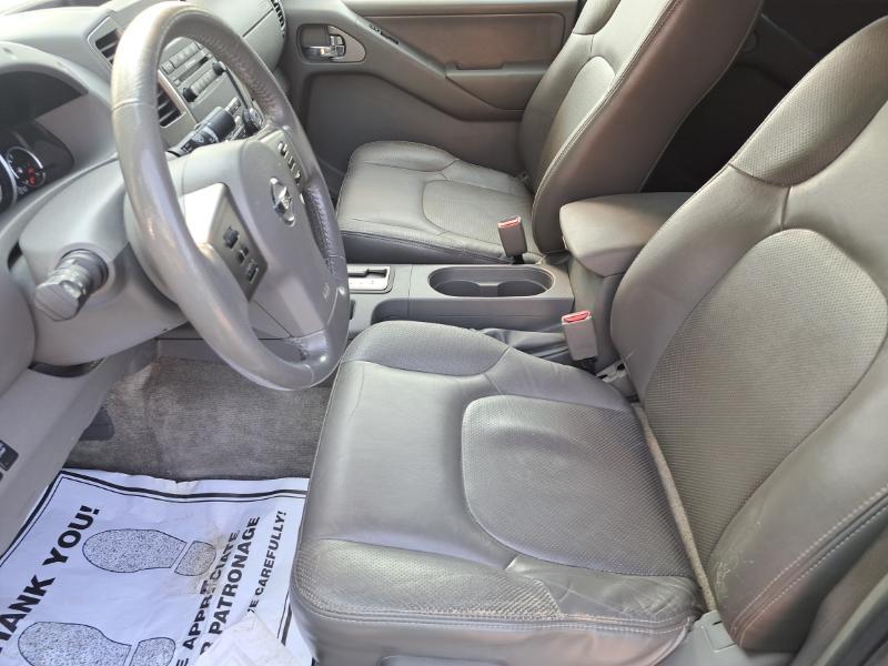Nissan Frontier SL Crew Cab 4WD 2011