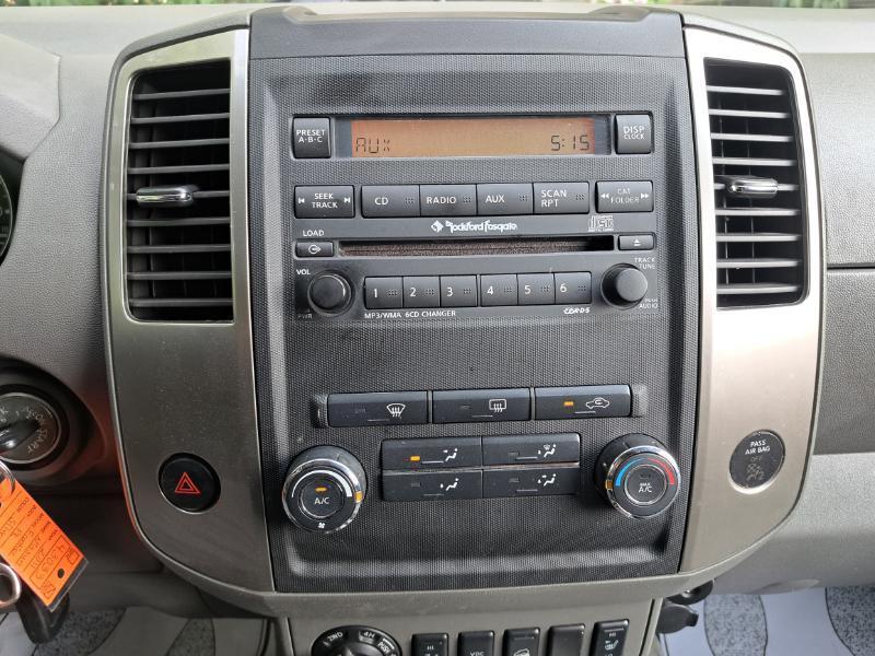 Nissan Frontier SL Crew Cab 4WD 2011
