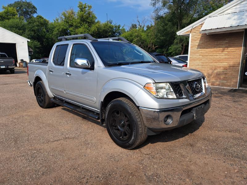Nissan Frontier SL Crew Cab 4WD 2011