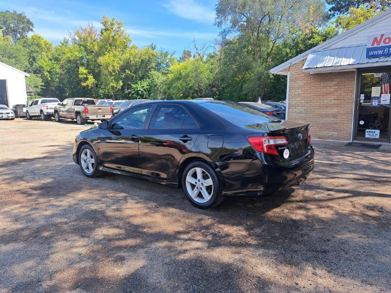 Toyota Camry L 2012