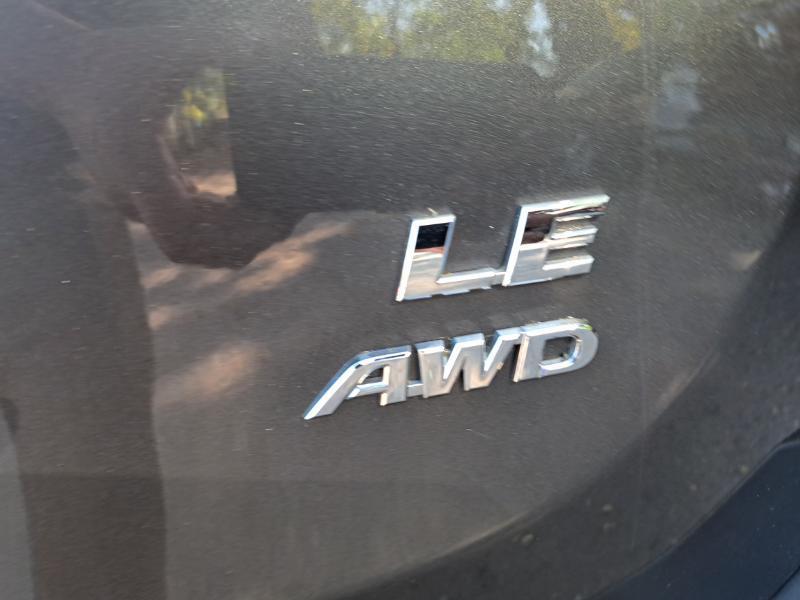 Toyota RAV4 LE AWD 2015