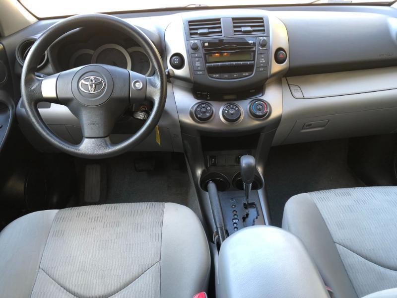 Toyota RAV4 Base I4 4WD 2010