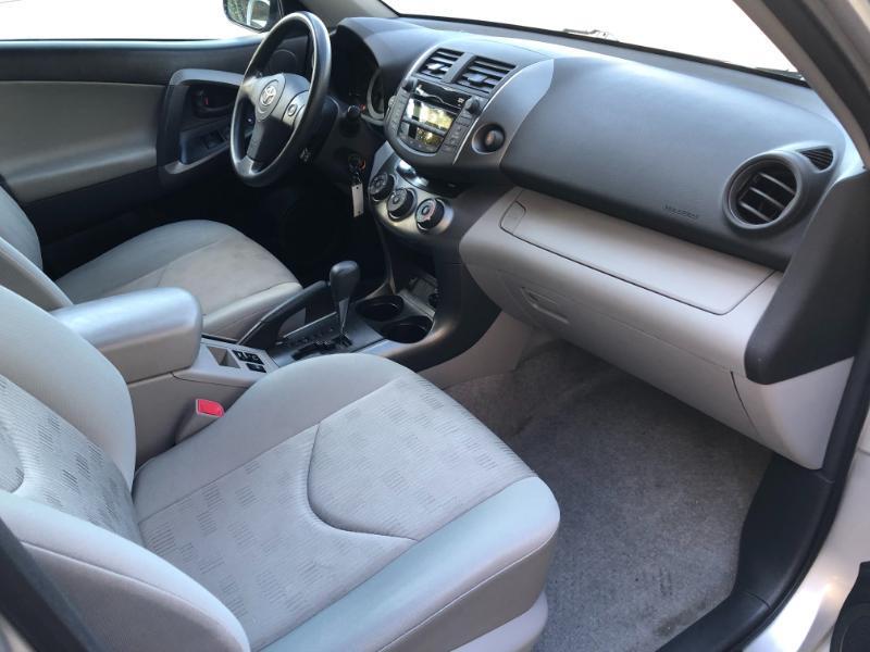 Toyota RAV4 Base I4 4WD 2010