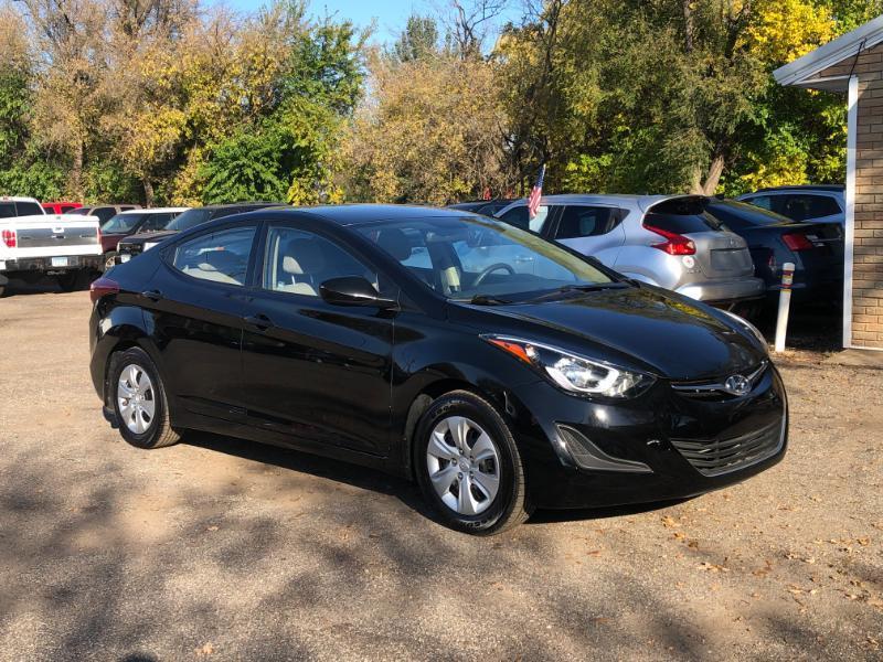 Hyundai Elantra SE 4D Sedan 2016