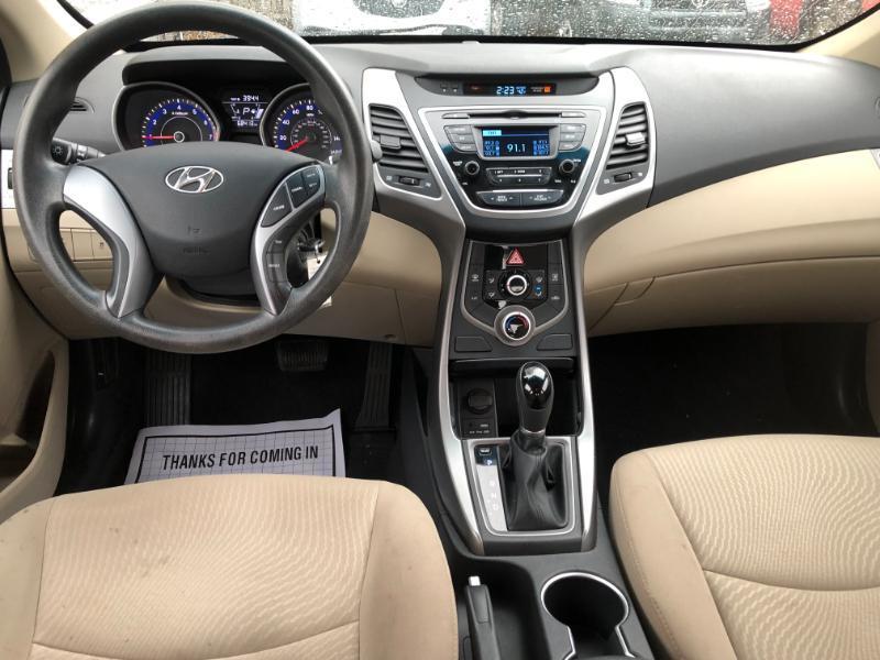 Hyundai Elantra SE 4D Sedan 2016