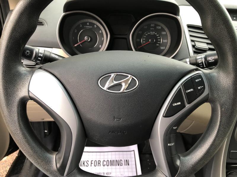 Hyundai Elantra SE 4D Sedan 2016