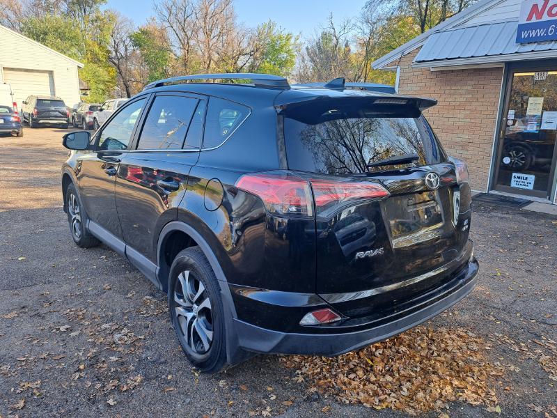 Toyota RAV4 LE AWD 2018