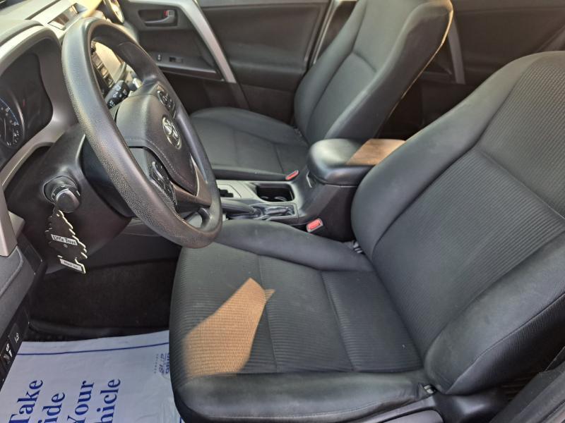 Toyota RAV4 LE AWD 2018