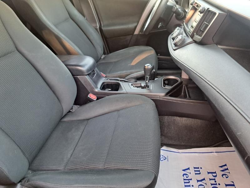 Toyota RAV4 LE AWD 2018