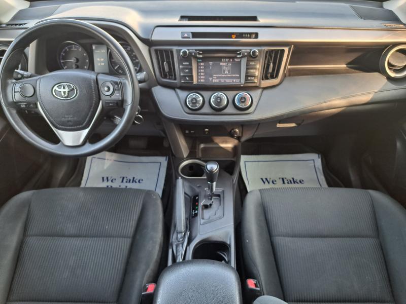 Toyota RAV4 LE AWD 2018