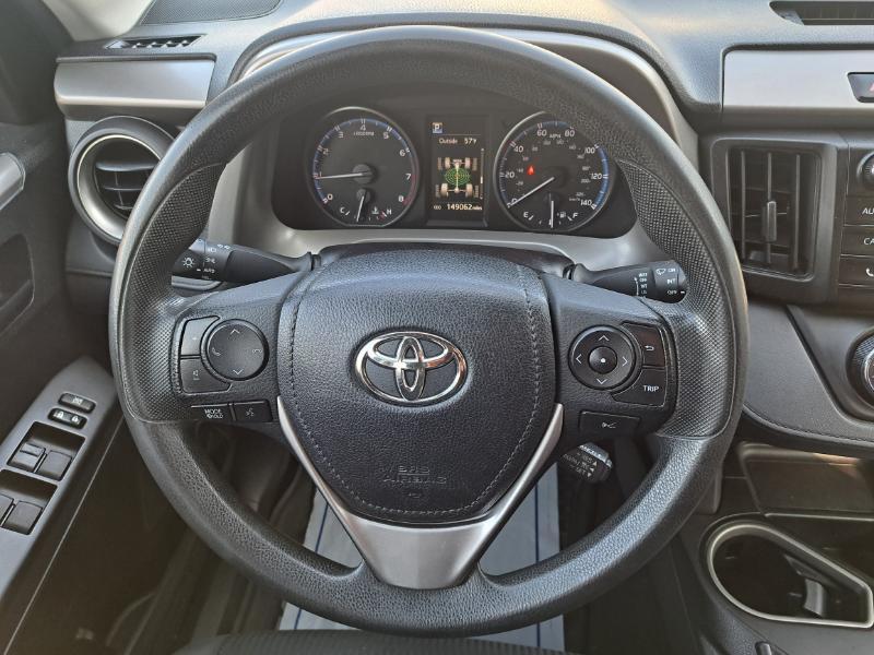 Toyota RAV4 LE AWD 2018