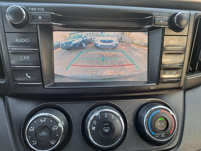 Toyota RAV4 LE AWD 2018