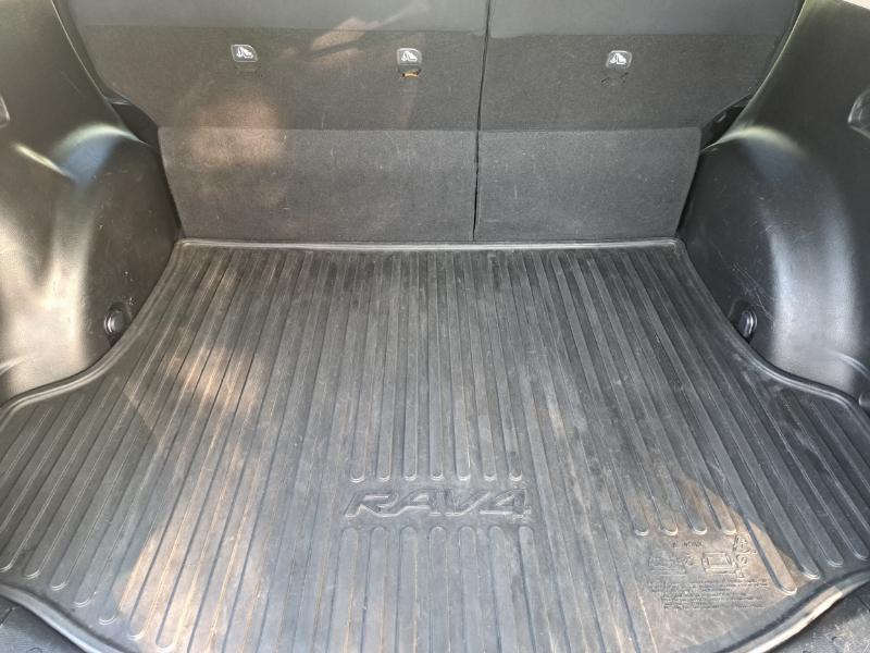 Toyota RAV4 LE AWD 2018