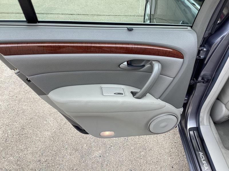 Acura RL SH AWD with Navigation System 2006