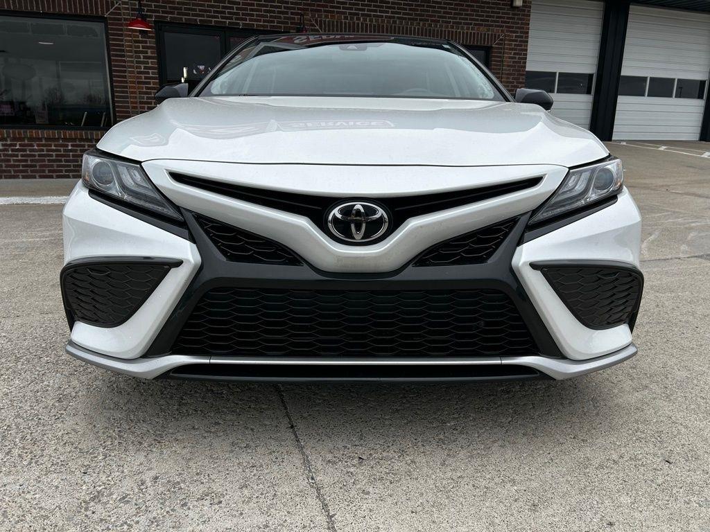 Toyota Camry  2021