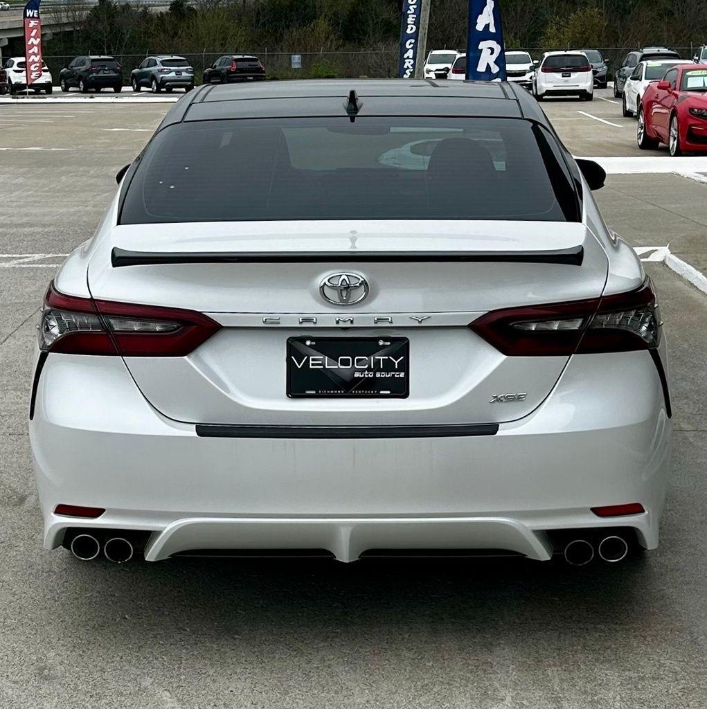 Toyota Camry  2021