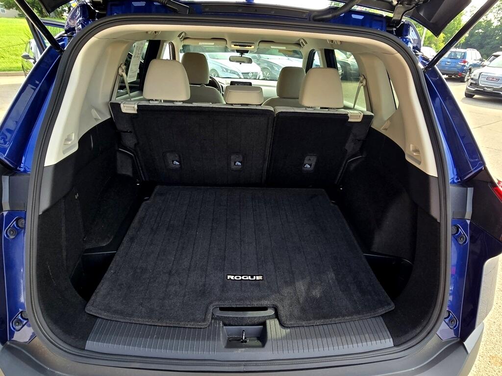 2023 Nissan Rogue SV photo 12