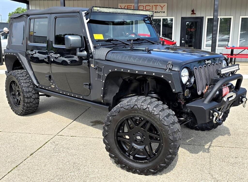 2015 Jeep Wrangler Unlimited Sahara photo 2