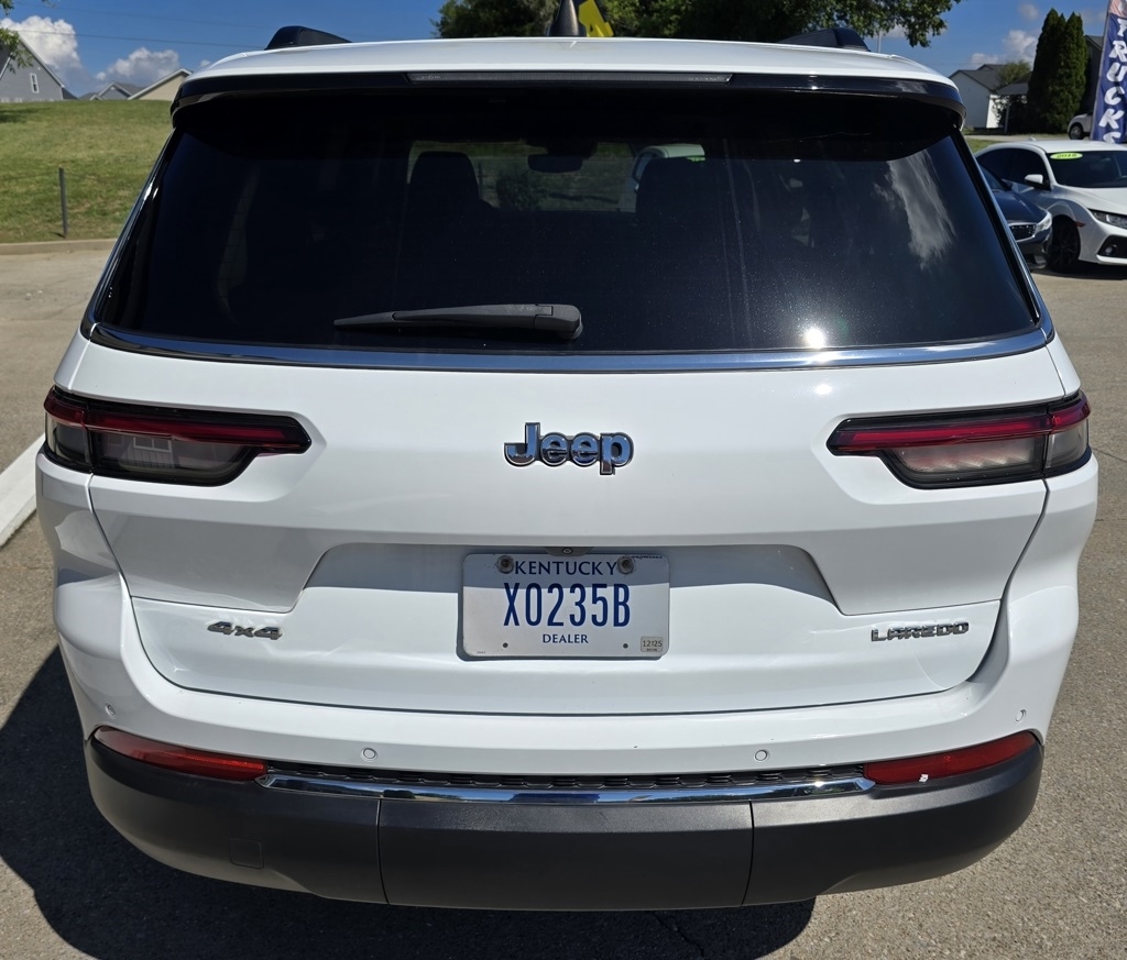 2023 Jeep Grand Cherokee Laredo photo 4