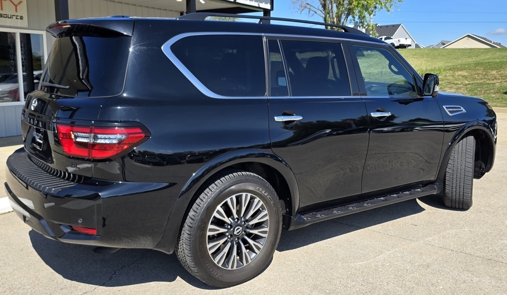 2023 Nissan Armada SL photo 2