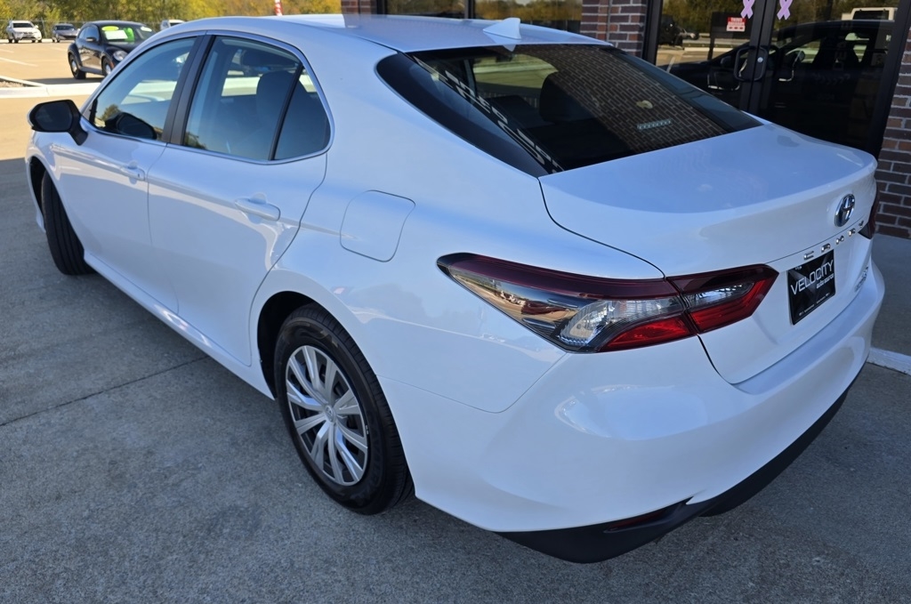 Toyota Camry Hybrid  2022